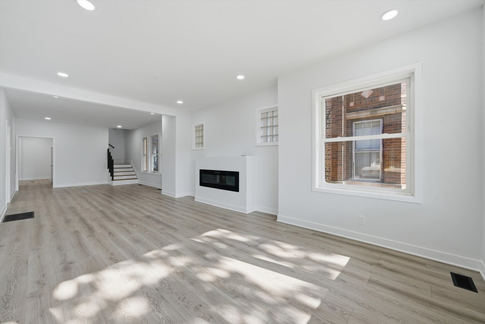 8219 S Throop Street