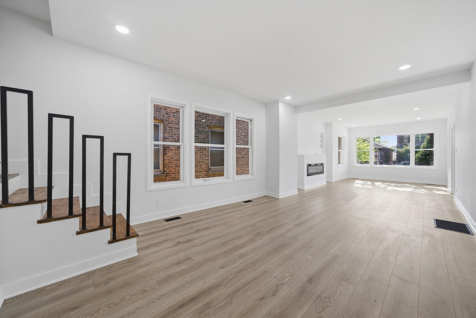 8219 S Throop Street