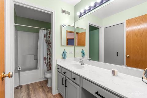 Tiny photo for 951 Canyon Trail Court, Yorkville, IL 60560 (MLS # 12563356)