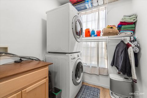 Tiny photo for 951 Canyon Trail Court, Yorkville, IL 60560 (MLS # 12563356)