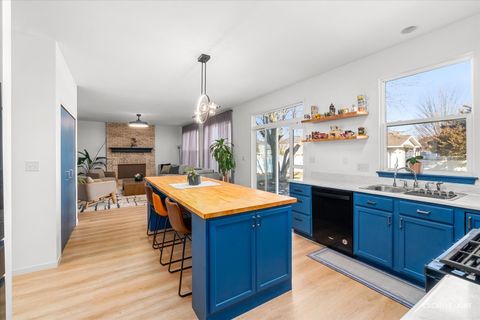 Tiny photo for 951 Canyon Trail Court, Yorkville, IL 60560 (MLS # 12563356)