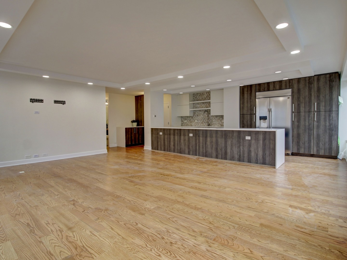 2970 N Lake Shore Drive 4D-4E