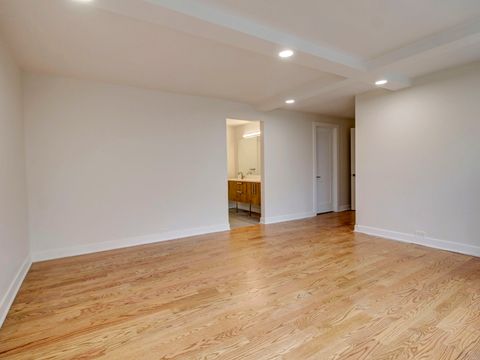 Tiny photo for 2970 N Lake Shore Drive #4D-4E, Chicago, IL 60657 (MLS # 12525600)