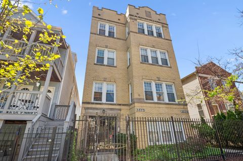 Photo of 3573 W Lyndale Street #1, Chicago, IL 60647 (MLS # 12645593)