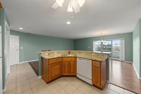 Tiny photo for 710 W 63rd Street #203, Westmont, IL 60559 (MLS # 12748316)