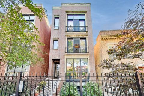 857 N Hermitage Avenue 2 Chicago IL 60622