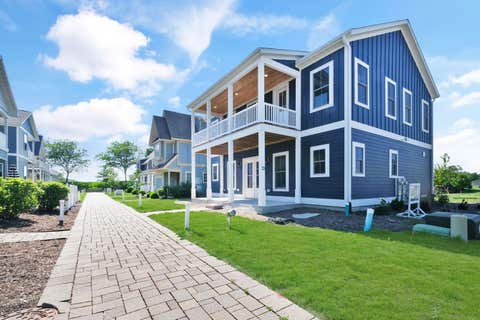 Photo of 13 Great Loop West Drive, Ottawa, IL 61350 (MLS # 12652312)