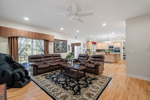 Tiny photo for 725 Heath Court, Westmont, IL 60559 (MLS # 12514089)