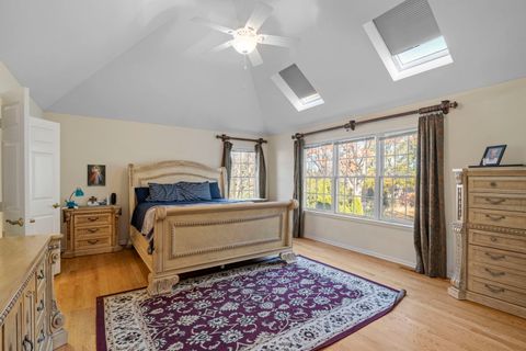 Tiny photo for 725 Heath Court, Westmont, IL 60559 (MLS # 12514089)