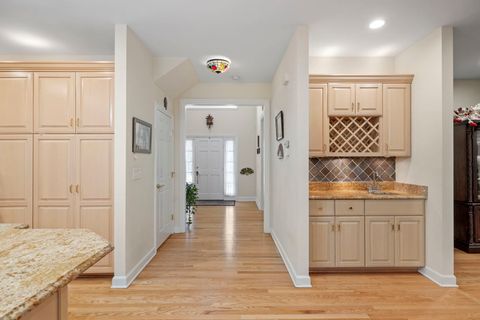 Tiny photo for 725 Heath Court, Westmont, IL 60559 (MLS # 12514089)