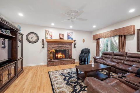 Tiny photo for 725 Heath Court, Westmont, IL 60559 (MLS # 12514089)