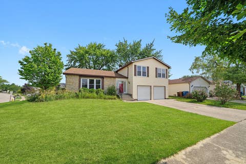 Tiny photo for 88 Hesterman Drive, Glendale Heights, IL 60139 (MLS # 12523366)