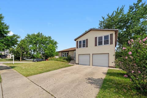 Tiny photo for 88 Hesterman Drive, Glendale Heights, IL 60139 (MLS # 12523366)