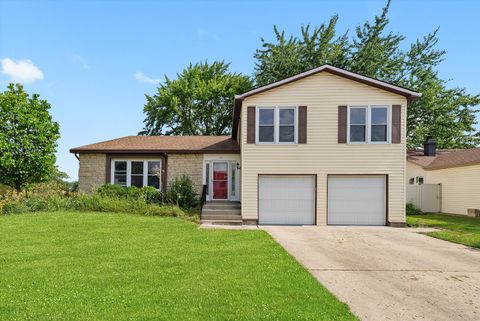Photo of 88 Hesterman Drive, Glendale Heights, IL 60139 (MLS # 12523366)
