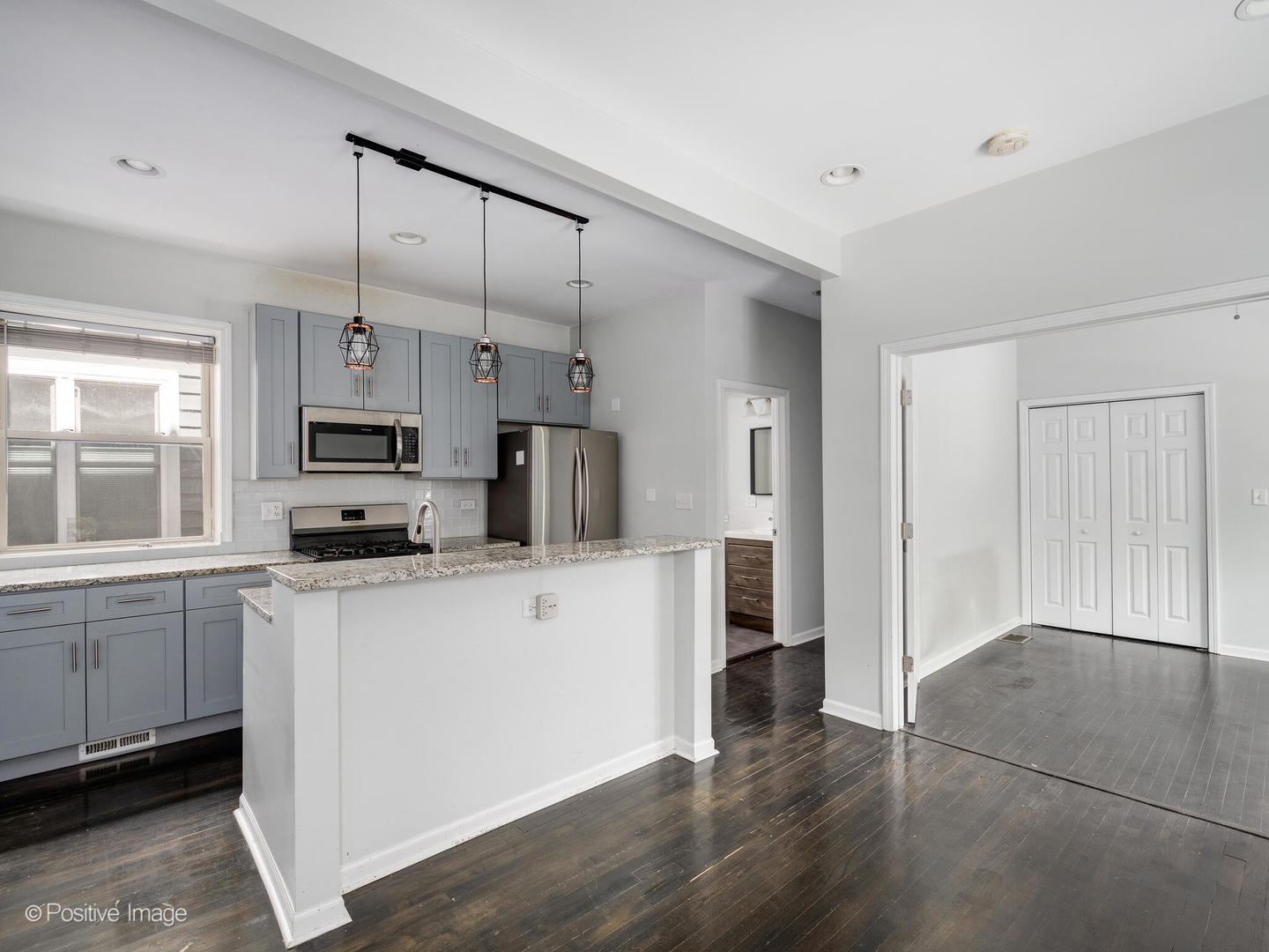 5134 N Oakley Avenue 2F