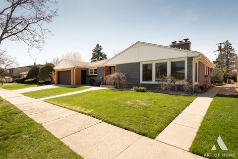 Tiny photo for 900 TOMAWADEE Drive, Park Ridge, IL 60068 (MLS # 12614312)