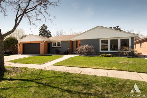 Photo of 900 TOMAWADEE Drive, Park Ridge, IL 60068 (MLS # 12614312)