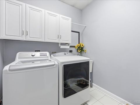 Tiny photo for 1109 Edwards Drive, Batavia, IL 60510 (MLS # 12593293)