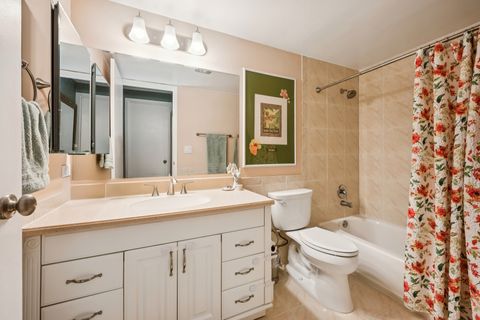 Tiny photo for 40 E DELAWARE Place #904, Chicago, IL 60611 (MLS # 12489707)