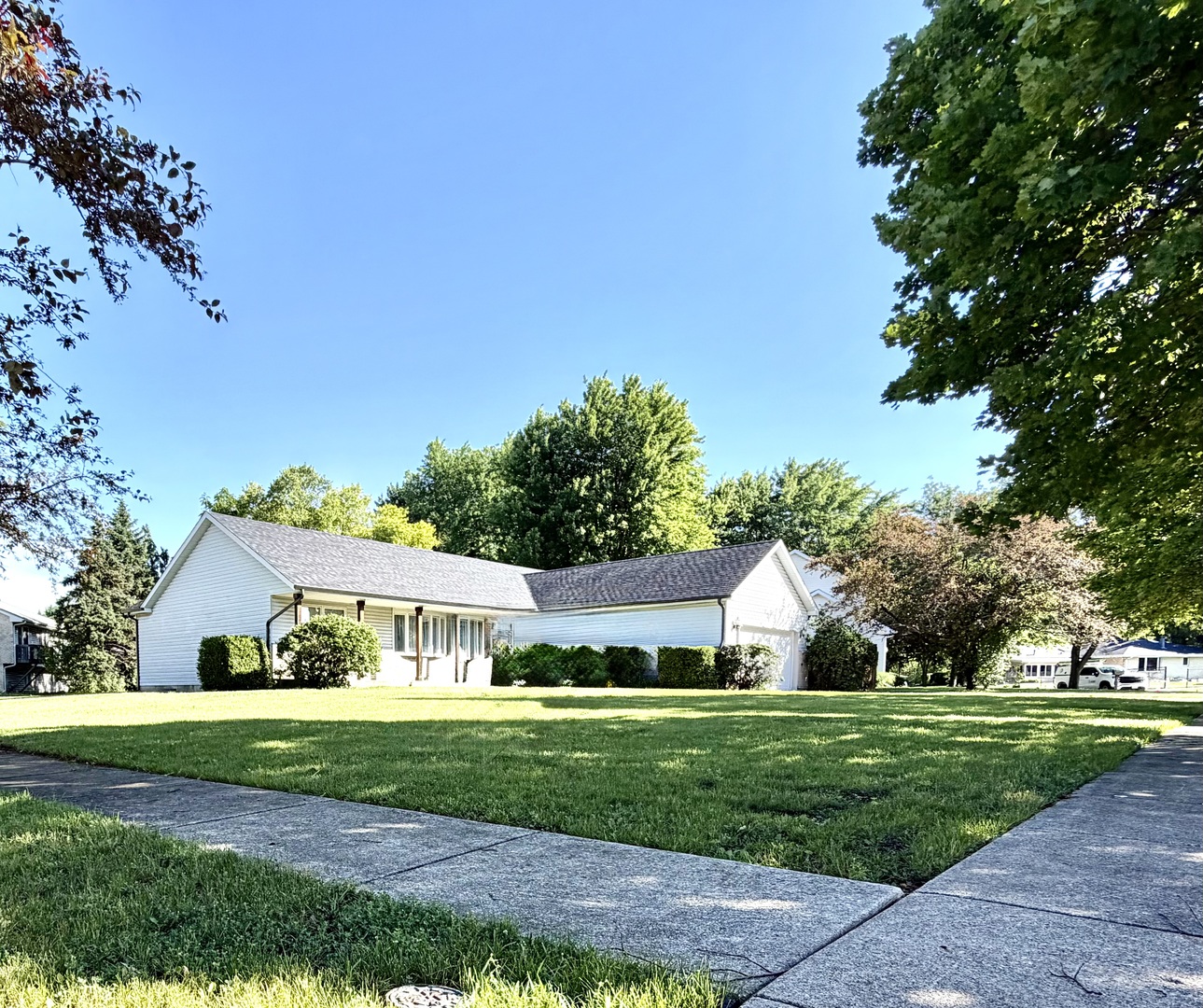 2337 Golfview Drive