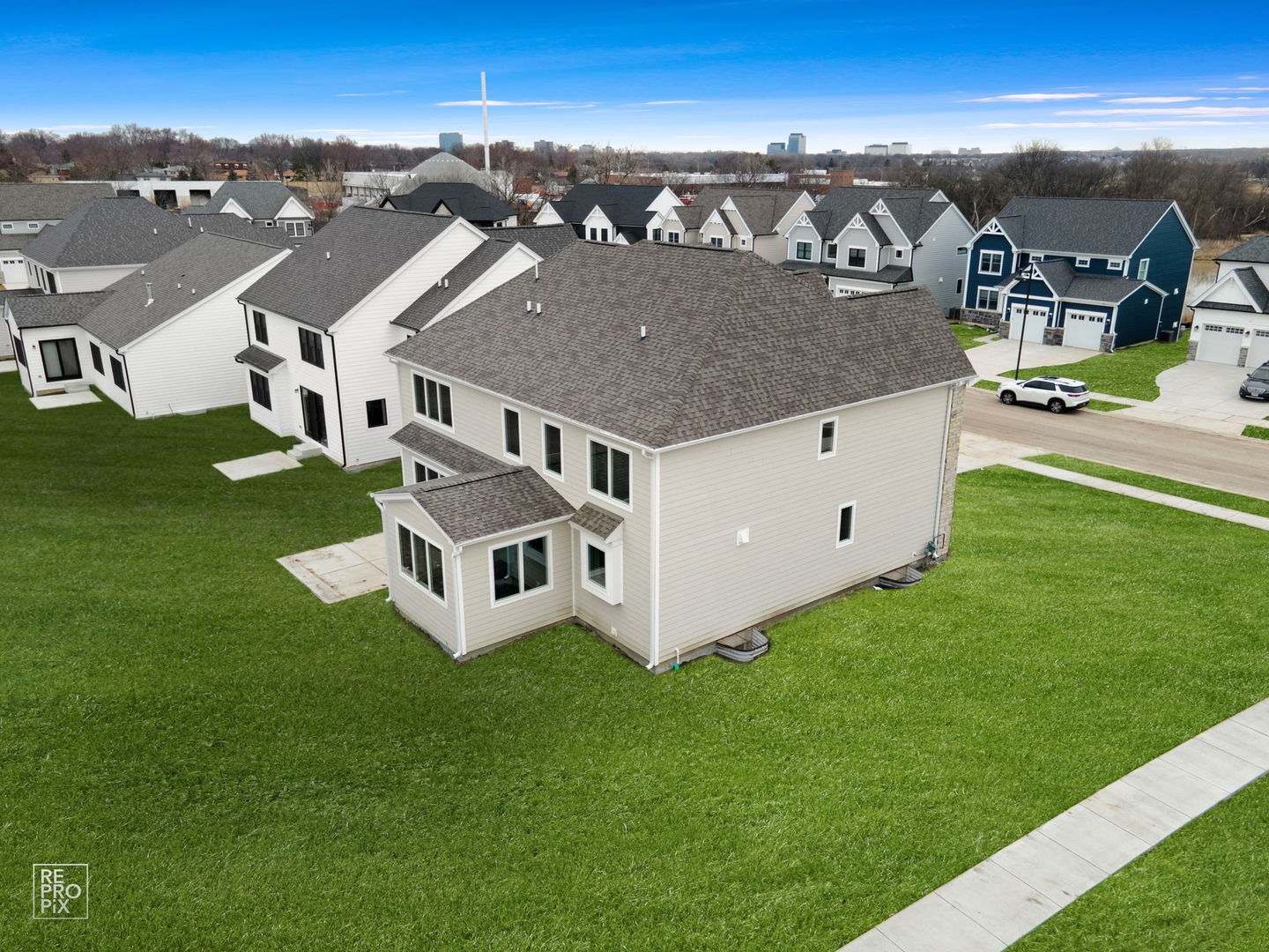 625 SCHOLTEN Drive