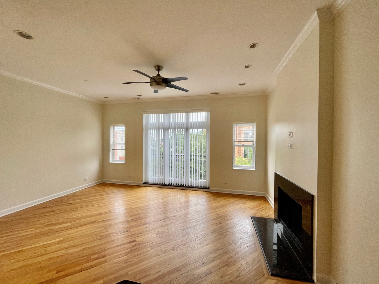 2215 W MONROE Street 4