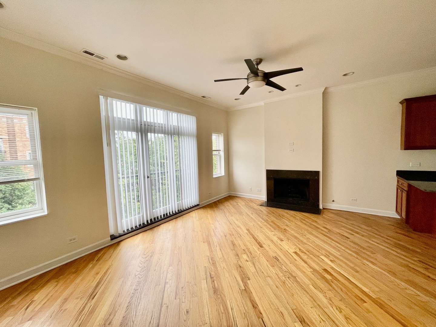 2215 W MONROE Street 4