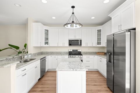 Tiny photo for 563 Grosvenor Lane, Aurora, IL 60504 (MLS # 12513228)