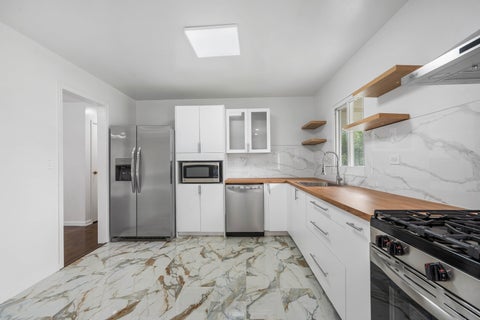 Tiny photo for 669 White Pine Road, Buffalo Grove, IL 60089 (MLS # 12758839)