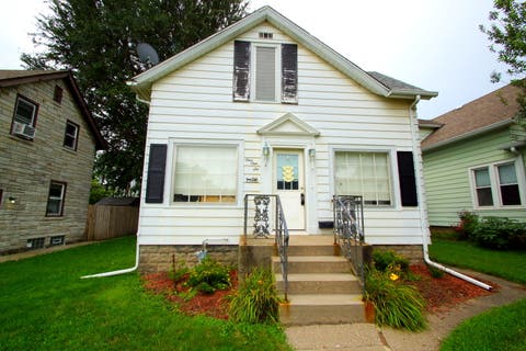 Photo of 116 N THORNWOOD Avenue, Davenport, IA 52802 (MLS # 12729348)
