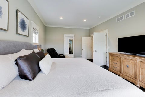 Tiny photo for 5608 N FAIRVIEW Avenue, Chicago, IL 60631 (MLS # 12769407)