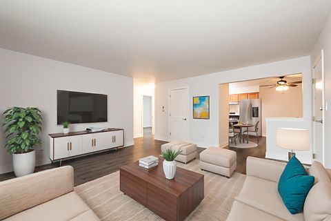 Tiny photo for 1003 ARGYLE Street #5A, Bensenville, IL 60106 (MLS # 12523433)