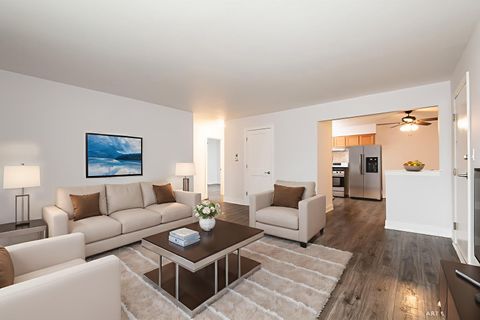 Tiny photo for 1003 ARGYLE Street #5A, Bensenville, IL 60106 (MLS # 12523433)