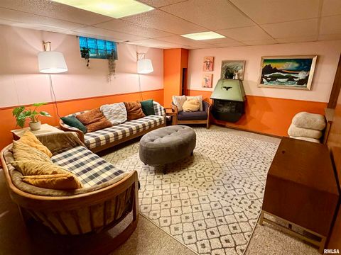 Tiny photo for 1043 14TH Avenue S, Clinton, IA 52732 (MLS # QC4269234)