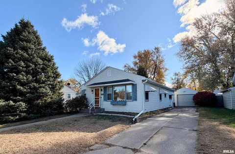 Tiny photo for 1043 14TH Avenue S, Clinton, IA 52732 (MLS # QC4269234)