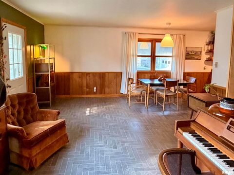 Tiny photo for 1043 14TH Avenue S, Clinton, IA 52732 (MLS # QC4269234)