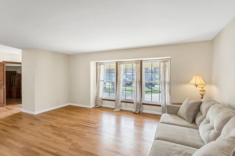 Tiny photo for 915 N Saratoga Drive, Palatine, IL 60074 (MLS # 12481820)