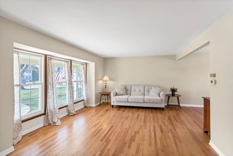 Tiny photo for 915 N Saratoga Drive, Palatine, IL 60074 (MLS # 12481820)