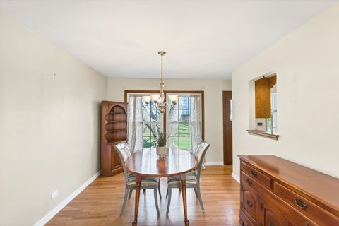 Tiny photo for 915 N Saratoga Drive, Palatine, IL 60074 (MLS # 12481820)