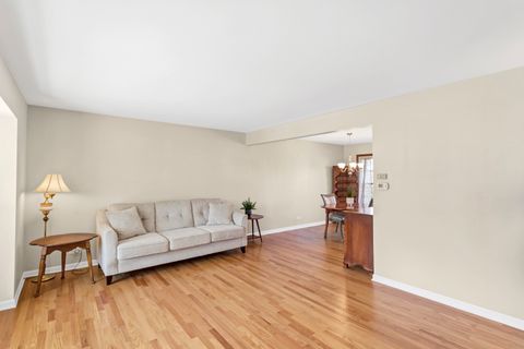 Tiny photo for 915 N Saratoga Drive, Palatine, IL 60074 (MLS # 12481820)