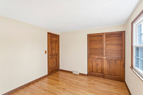 Tiny photo for 915 N Saratoga Drive, Palatine, IL 60074 (MLS # 12481820)