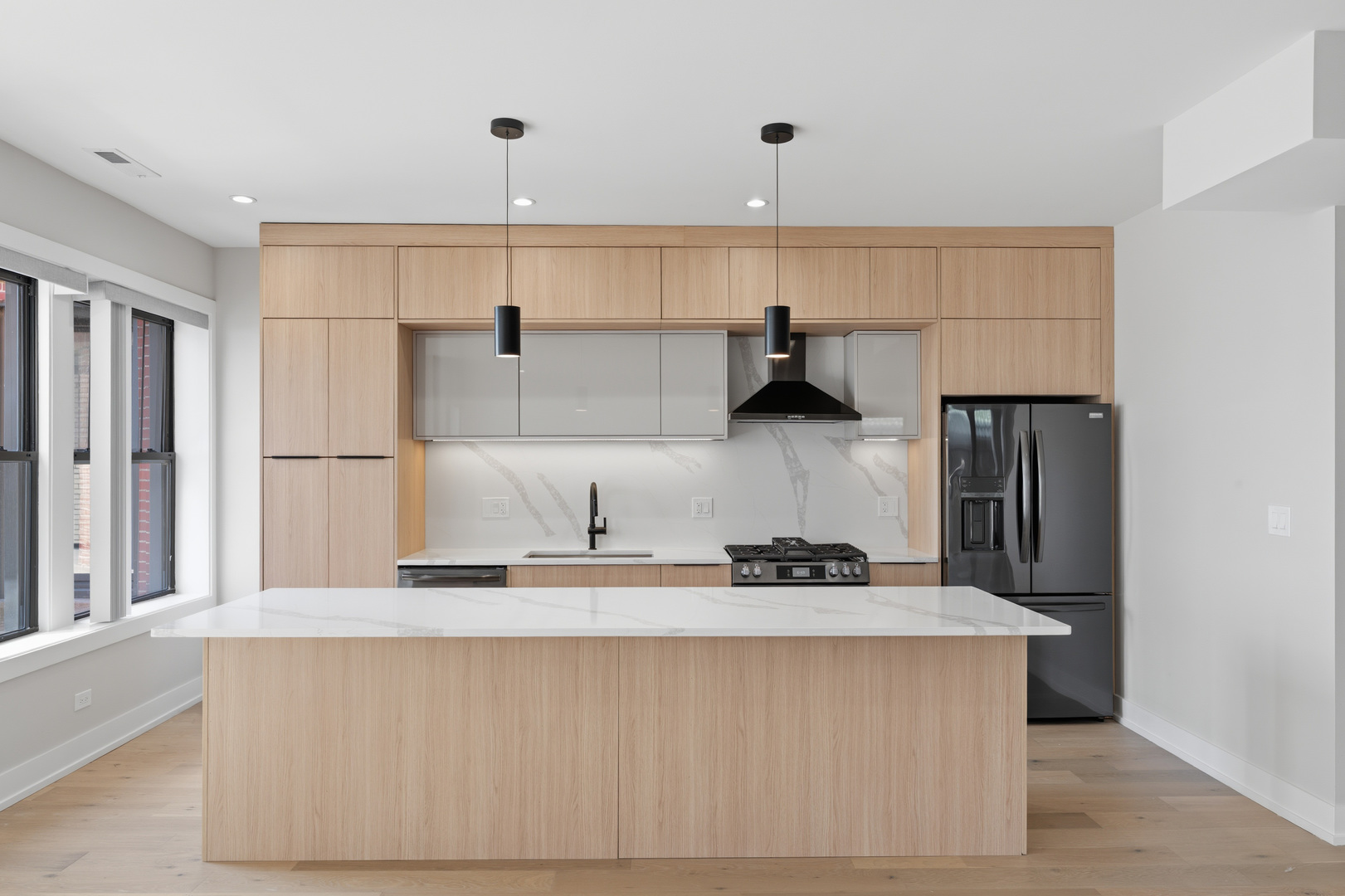 7518 N Eastlake Terrace 3