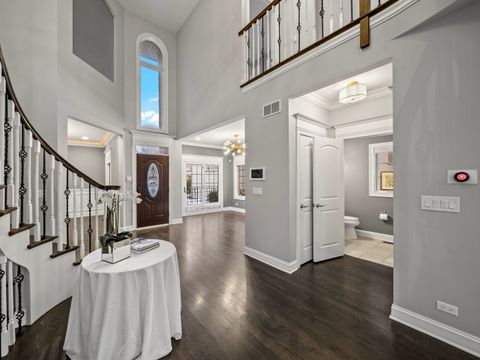 Tiny photo for 6732 N East Prairie Road, Lincolnwood, IL 60712 (MLS # 12532298)