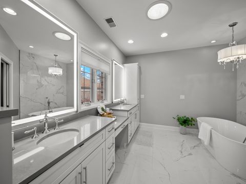 Tiny photo for 6732 N East Prairie Road, Lincolnwood, IL 60712 (MLS # 12532298)