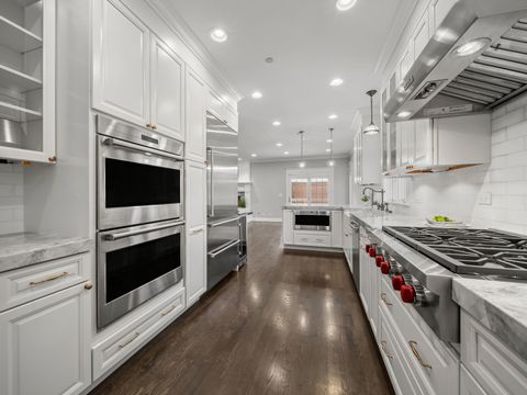 Tiny photo for 6732 N East Prairie Road, Lincolnwood, IL 60712 (MLS # 12532298)