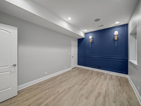 Tiny photo for 6732 N East Prairie Road, Lincolnwood, IL 60712 (MLS # 12532298)