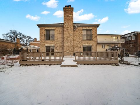 Tiny photo for 6732 N East Prairie Road, Lincolnwood, IL 60712 (MLS # 12532298)