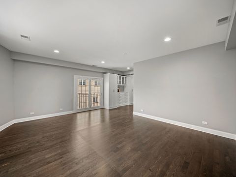 Tiny photo for 6732 N East Prairie Road, Lincolnwood, IL 60712 (MLS # 12532298)