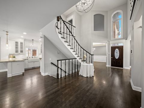 Tiny photo for 6732 N East Prairie Road, Lincolnwood, IL 60712 (MLS # 12532298)