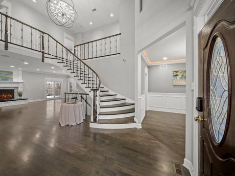 Tiny photo for 6732 N East Prairie Road, Lincolnwood, IL 60712 (MLS # 12532298)